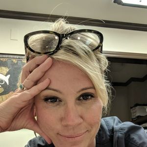 Meet your Posher, Caroline